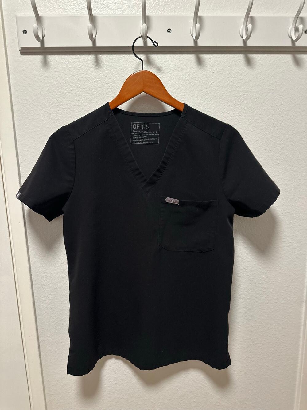 FIGS Women’s Technical Collection Scrubs, Top and Bottom Set. Size Small